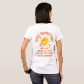 T-shirt Charmes chanceux de DayDrinker (Dos entier)