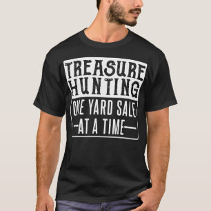 T-shirt Chasse Au Trésor Une Vente À Un Jardin À La Fusée