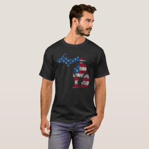 T-shirt Chasse de cerfs communs du Michigan de drapeau