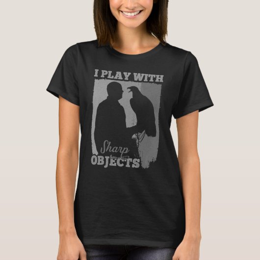 T-shirt Chasse De Falcon Je Joue Avec Des Objets Sharp Pou (Devant)