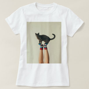 T-shirt Chat d'équilibrage sur Chaussettes rayées, Amoureu
