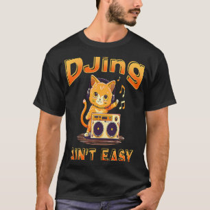 T-shirt Chat DJ mixant de la musique hip pop Kitty Techno