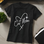 T-shirt Chat Maman Moderne Jouer Coeur et Typographie amus<br><div class="desc">Ce design simple et classique est composé de typographie script ludique et amusante</div>