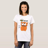 T-shirt chat moustachu dessiné Bee Kind (sois gent (Devant entier)
