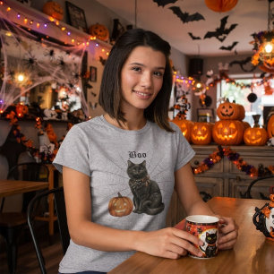 T-shirt Chat noir avec toile d'araignée et citrouille. Boo