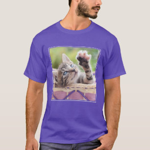T-shirt Chaton dans un panier