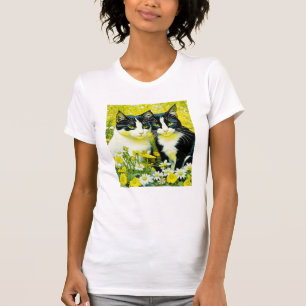 T-shirt Chats adorables assis dans un champ de marguerites