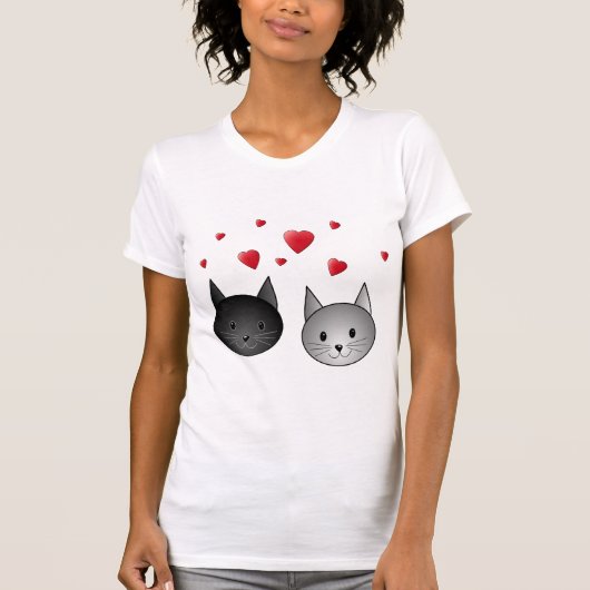 T-shirt Chats noirs et gris mignons, avec des coeurs (Devant)