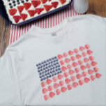 T-shirt Chemise à drapeau à fraise 2<br><div class="desc">Chemise d'inspiration dessert patriotique avec drapeau américain à base de fraises et bleuets.</div>