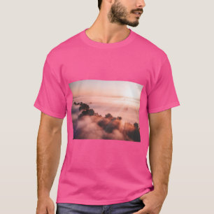 T-shirt Chemise de l'aube de la montagne brumeuse
