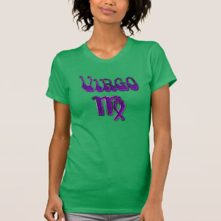 T-shirt Chemise de Vierge de dames dans le pourpre sur le