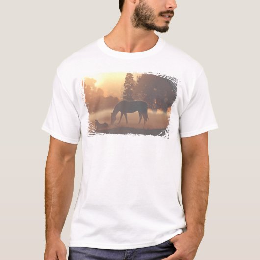 T-shirt Chevaux dans le brouillard matinal (Devant)