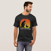T-shirt Chicken Whisperer with Retro Sunset  Backyard Chic (Devant entier)