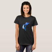 T-shirt Chien attrape Saturne comme Frisbee Space Astronom (Devant entier)