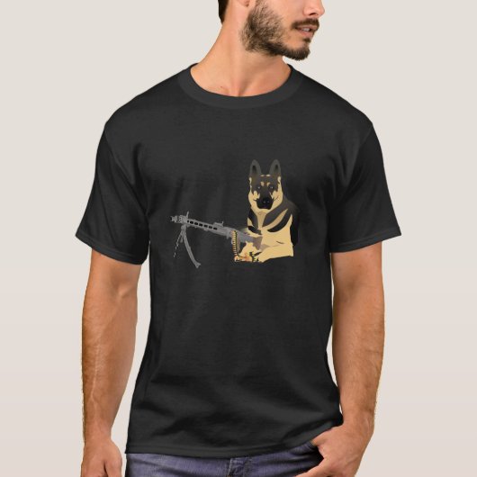 T-shirt Chien berger allemand avec un revolver à la machin (Devant)