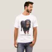 T-shirt Chien cavalier noir et Brown du Roi Charles (Devant entier)