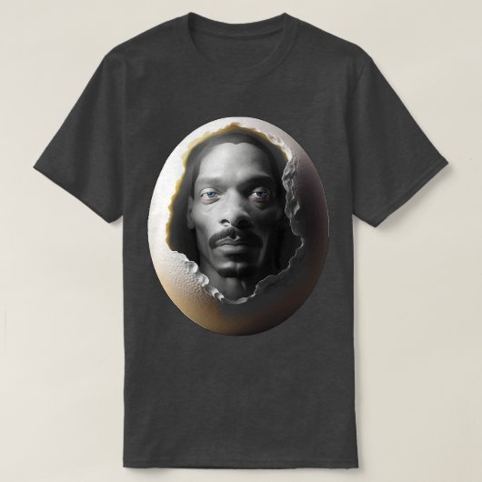 T-shirt chien dans l'autocollant à oeufs (Design devant)