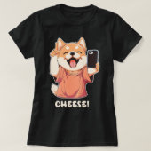 T-shirt Chien de Poméranie mignon prenant un fromage photo (Design devant)