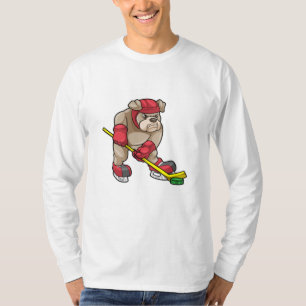 T-shirt Chien de taureau au hockey sur glace avec bâton de