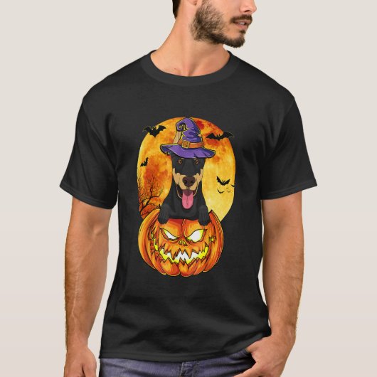 T-shirt Chien d'Halloween Citrouille de sorcière Doberman (Devant)