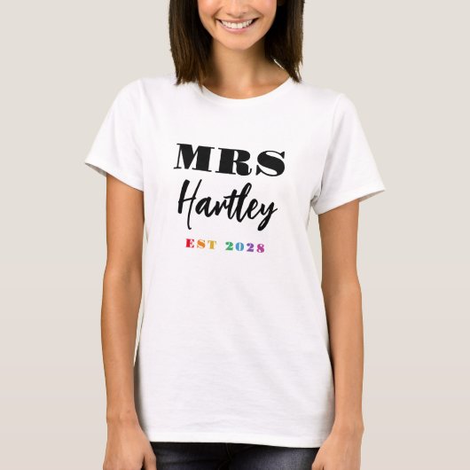 T-shirt Chiffres Arc-en-ciel Mme Nom Année de création (Devant)