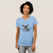 T-shirt Chihuahua lisant comment se comporter mal (Devant entier)