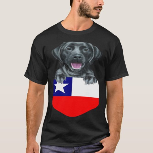 T-shirt Chile Flag Black Labrador Retriever Dog In Pocket (Devant)