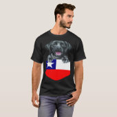 T-shirt Chile Flag Black Labrador Retriever Dog In Pocket (Devant entier)