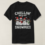 T-shirt Chillin' With My Snowmies Funky Snowman Christmas<br><div class="desc">fête et amusante famille Noël groupe de design assorti qui dit "Chillin avec mes neiges", pour fille, fils, maman, papa, grand-mère, grand-père, petits-enfants, famille et amis, amateurs de neige, pour noël</div>