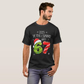 T-shirt Christmas 2025 The Year I Barely Survived Six Seve (Devant entier)