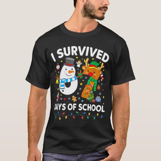 T-shirt Christmas I Survived 67 Days Of School Funny Meme (Devant)