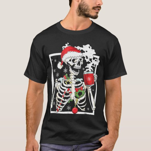 T-shirt Christmas Skeleton With Smiling Skull Drinking Cof (Devant)