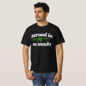 T-shirt cible de pistolet drôle pour les snacks (Devant entier)