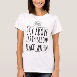 T-shirt ciel au-dessus de la terre en dessous de la paix d