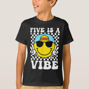 T-shirt Cinq Est Une Vibration 5e Anniversaire Groovy Garç