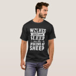 T-shirt Citation de motivation vintage inspirationnelle Lo<br><div class="desc">Une citation de motivation inspirante pour vous garder inspiré et motiver les autres autour de vous. Beau dire sur être soi-même et faire ce que vous pensez être juste. Ignorez les haineux et ceux qui n'ont aucune importance. Les loups ne dorment pas sur les opinions des moutons. La couleur Arrière...</div>