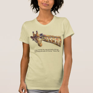 T-shirt Citation de perception d'aquarelle de girafe d'ét