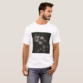 T-shirt classique de style noir et blanc (Devant entier)