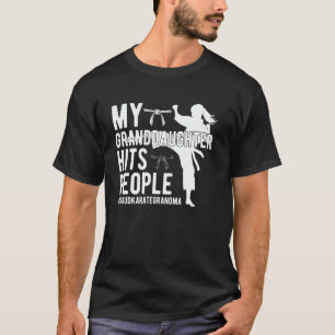 T-shirt Classique Ma petite-fille Karaté Grand-mère Karaté