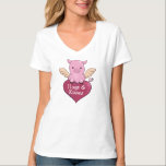 T-shirt Cochon Saint Valentin Cochon et baisers<br><div class="desc">Adorable chemise Flying Pig Valentine's Day. Ce mignon petit porc tient un beau coeur qui dit Hog's and Kisses. Vous pouvez customiser le texte en cliquant sur CUSTOMISER IT et en faire un vraiment unique d'une gentille Saint Valentin.</div>
