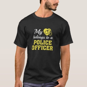 T-shirt Coeur Appartient au policier