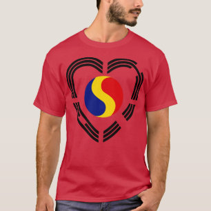T-shirt Coeur du drapeau du Patriote Multinational roumain