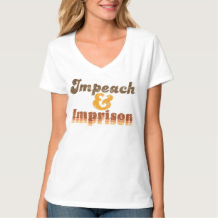 T-Shirt col V "Impeach & Imprison" pour femmes