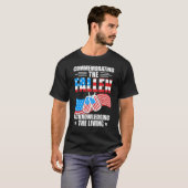 T-shirt Commemorating The Fallen Acknowledging The Living (Devant entier)