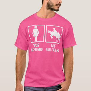 T-shirt Comparaison de petite amie Cowgirl Équitation