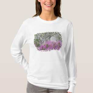 T-shirt Composite numérique d'azalées et d'arbre magnolia