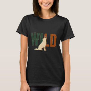 T-shirt Conception d'aventure de loup hurlant dans la natu