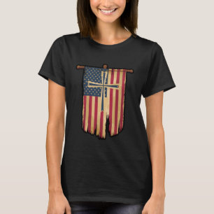 T-shirt Conception de foi de croix de drapeau américain en