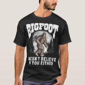 T-shirt Conception de forêt de lune Bigfoot drôle (Devant)