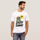 T-shirt Conception de grenouille Sassy mais Sunny - Drôle (Devant entier)